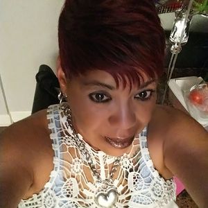 Meet your Posher, Regina